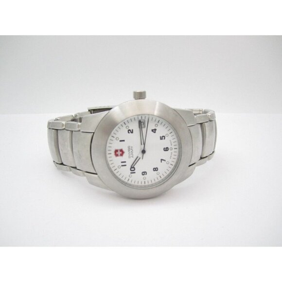 Men's Victorinox Swiss Army Quartz WR Analog 41mm Dial Causal Round Watch (G105) - Picture 7 of 10